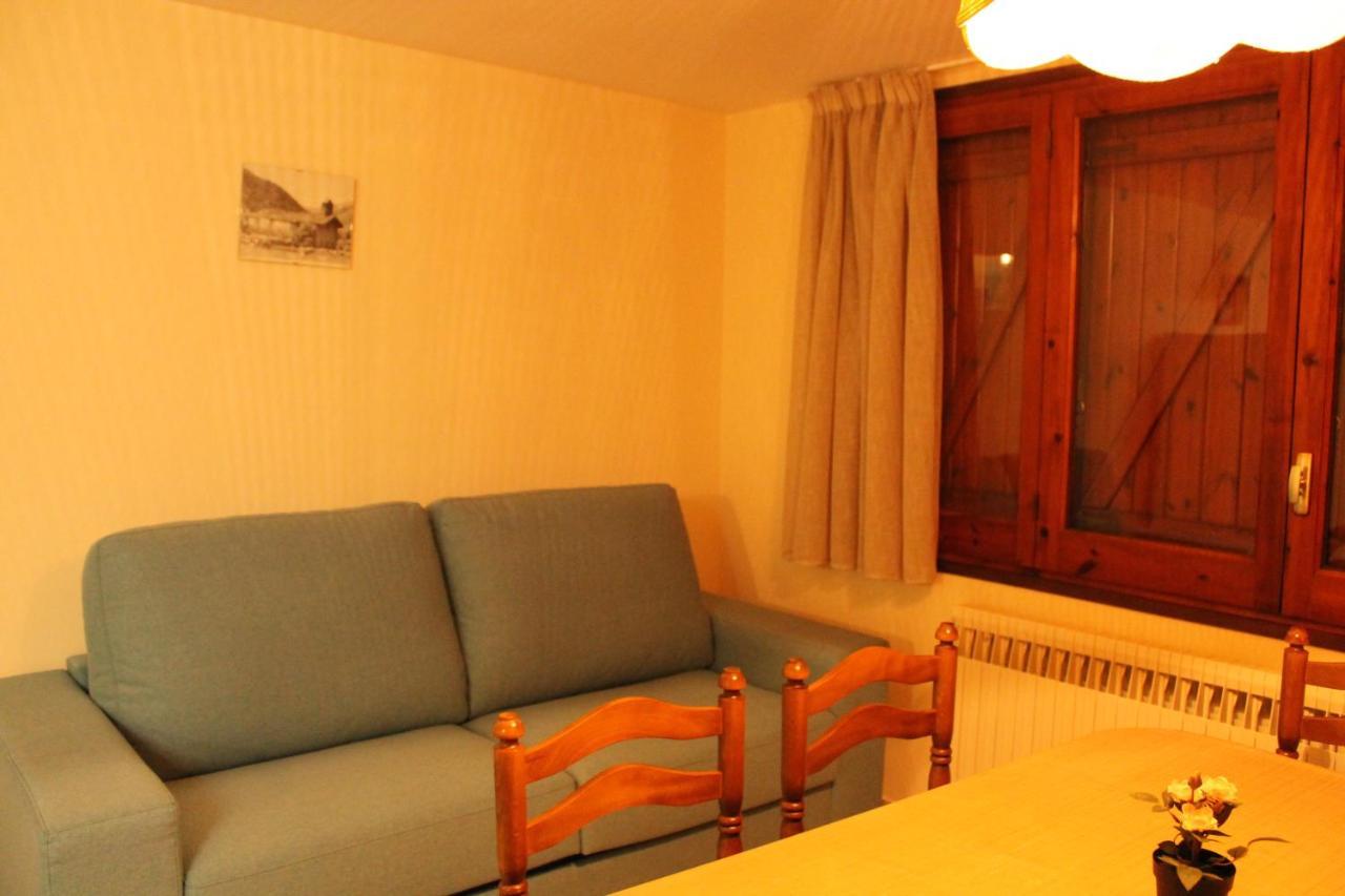 Apartaments Turistics Vilaro Llorts Kültér fotó