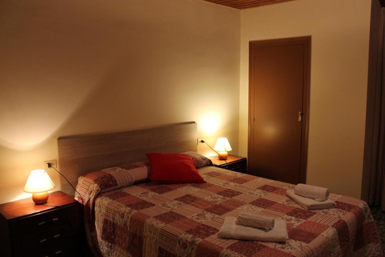 Apartaments Turistics Vilaro Llorts Kültér fotó